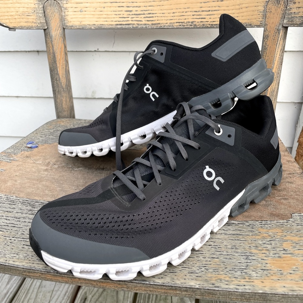 ON Cloudflow Men's Running Shoes, Black / Asphalt12 wide men used twice.